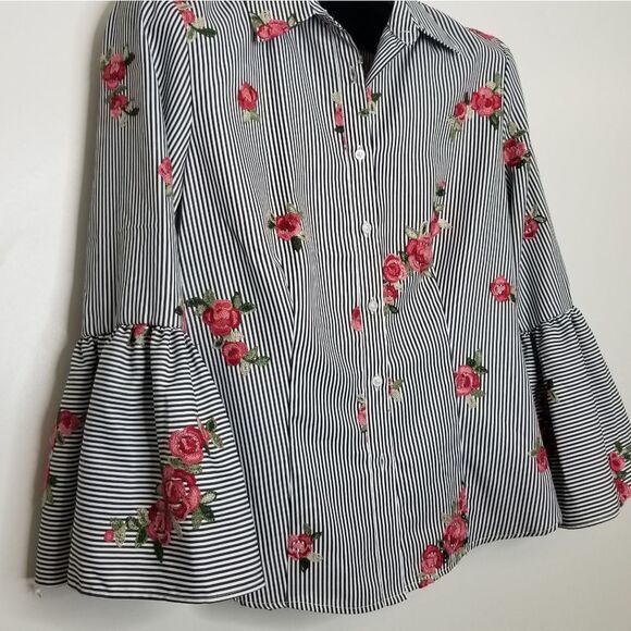 Calvin Klein Floral Embroidered‎  Button Up Blouse - Picture 2 of 14